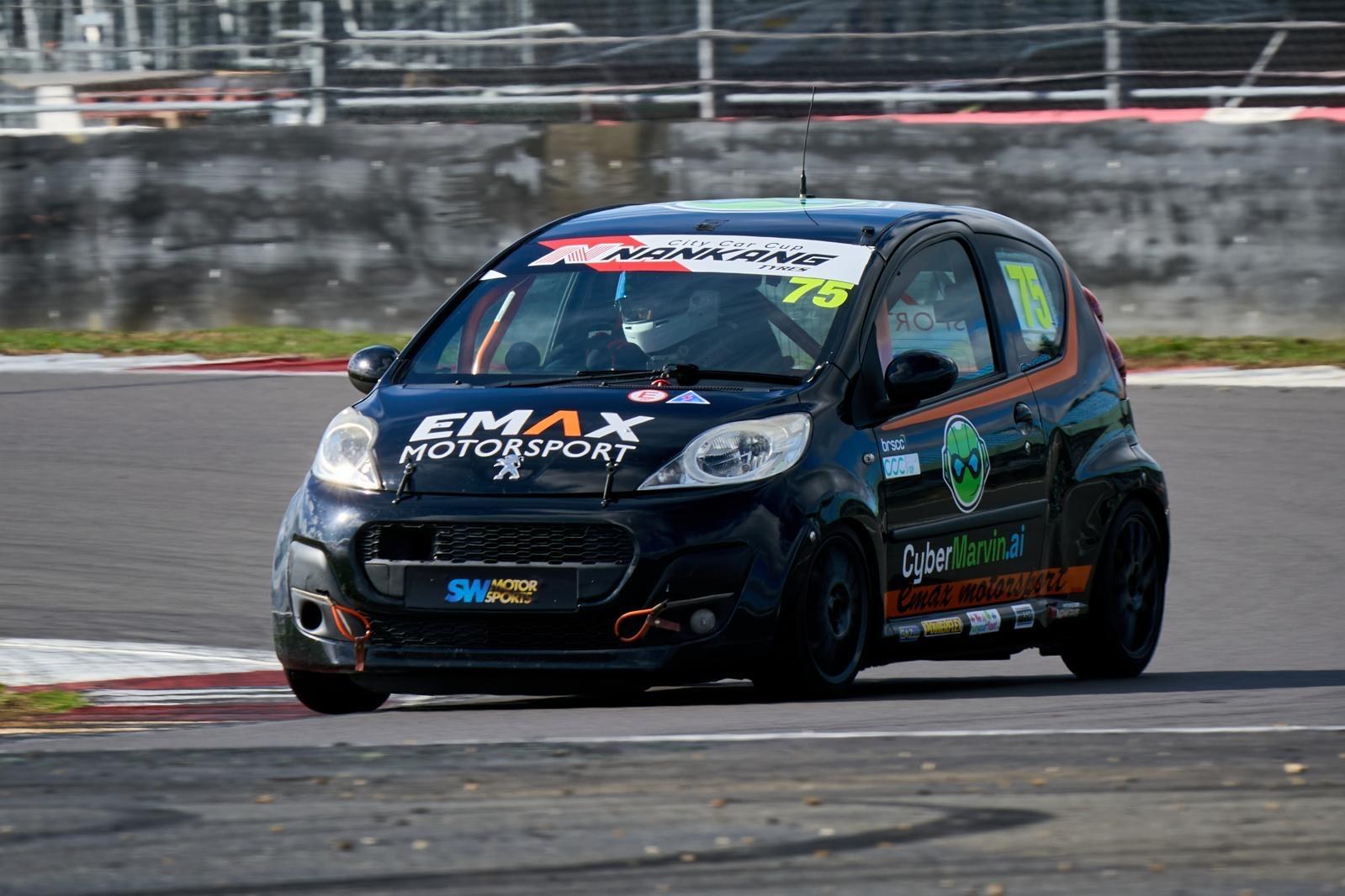 Carro 14 da equipa EMAX MORTORSPORT